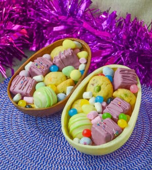 Huevo de pascua relleno de dulces